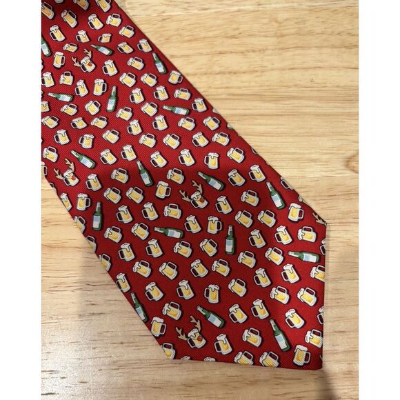 Vineyard Vines Red Nosed Reinbeer Pattern Print Silk Tie (59" x 3.5") EUC - Picture 2 of 4